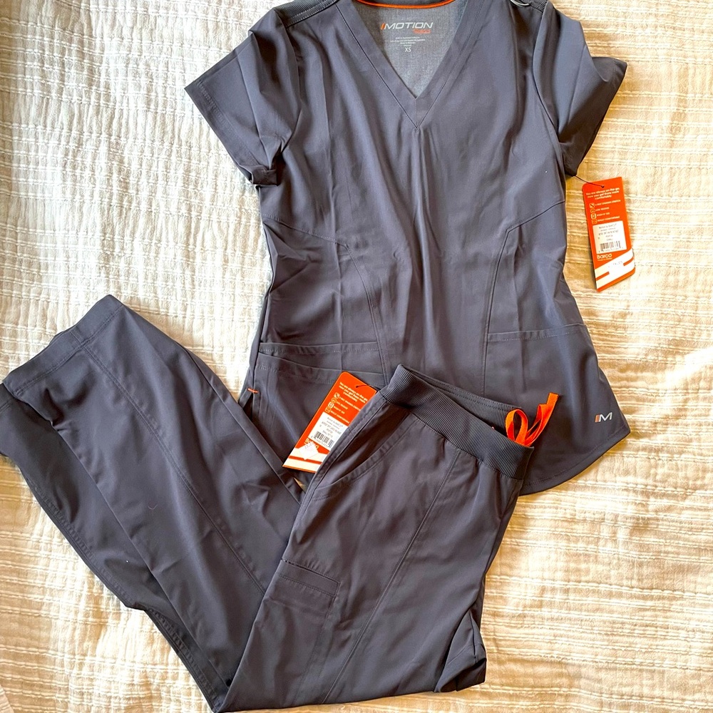 Womens scrubs